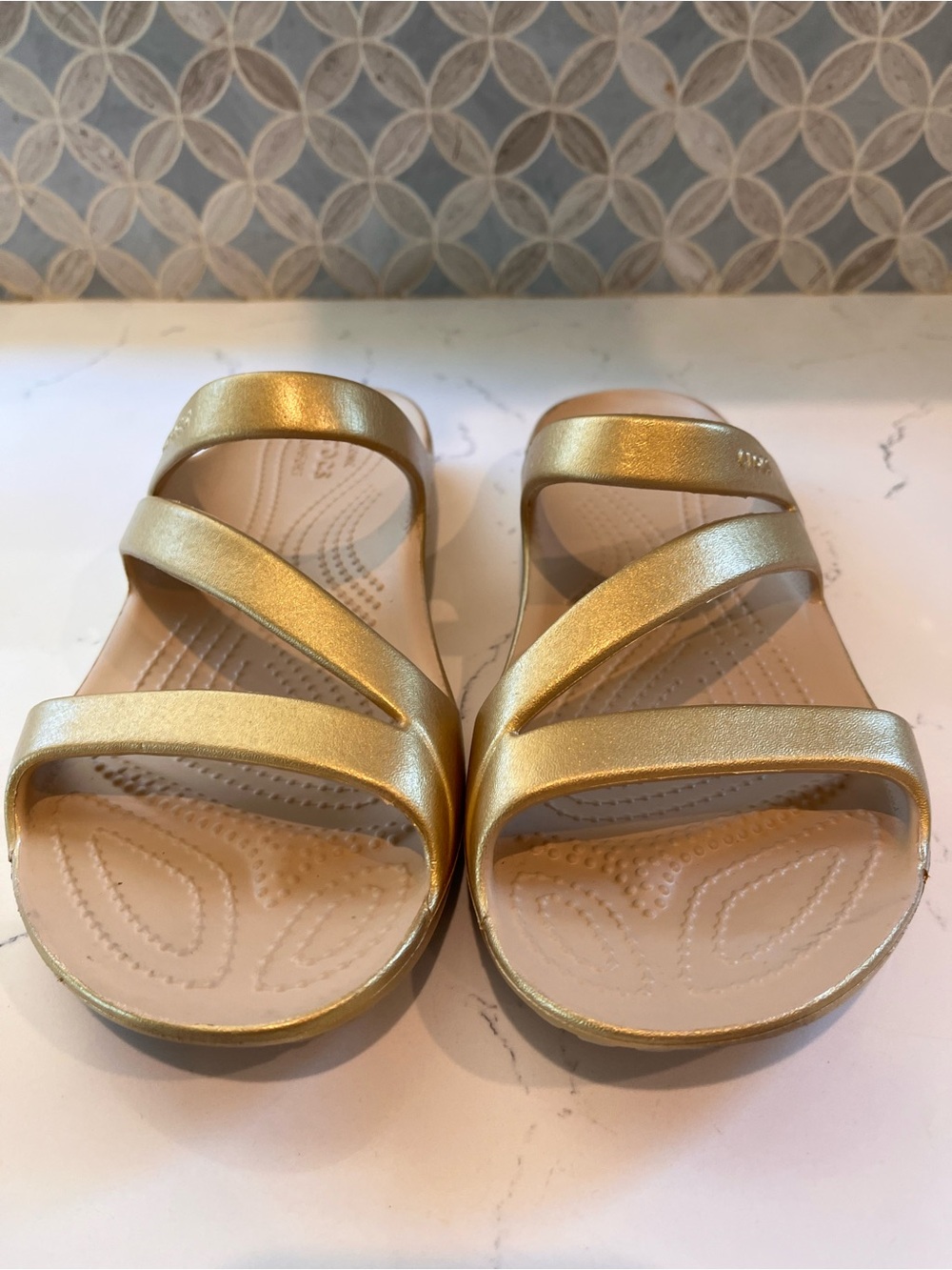 CROCS Kadee II Metallic Gold Double-Strap Strappy Slide Sandals Women's Size 9 - Picture 4 of 12